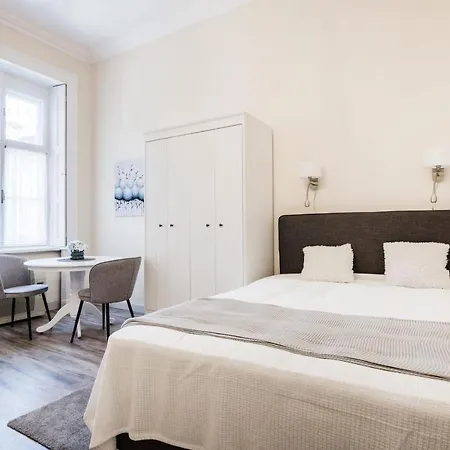 Apartment Andrassy 13 Center