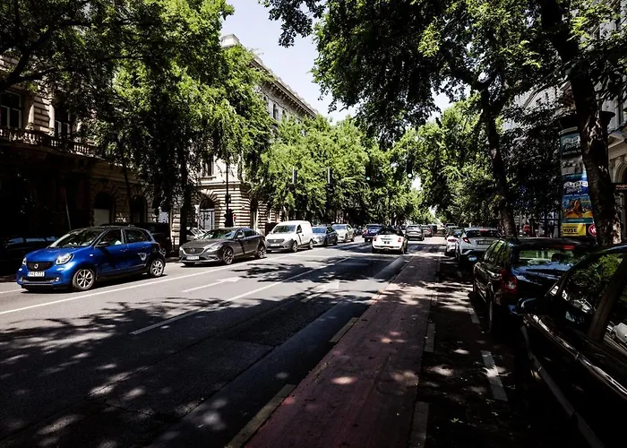 Andrassy 13 Center